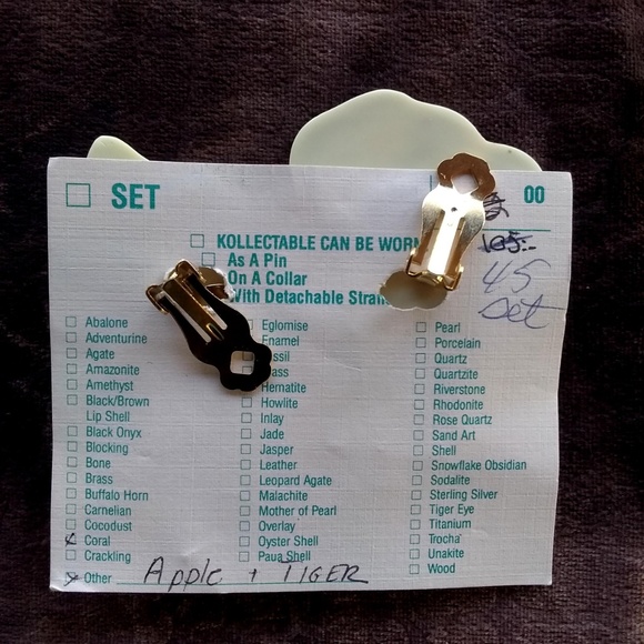 Vintage Rare Tiger & Apple Coral Earrings - Picture 2 of 4